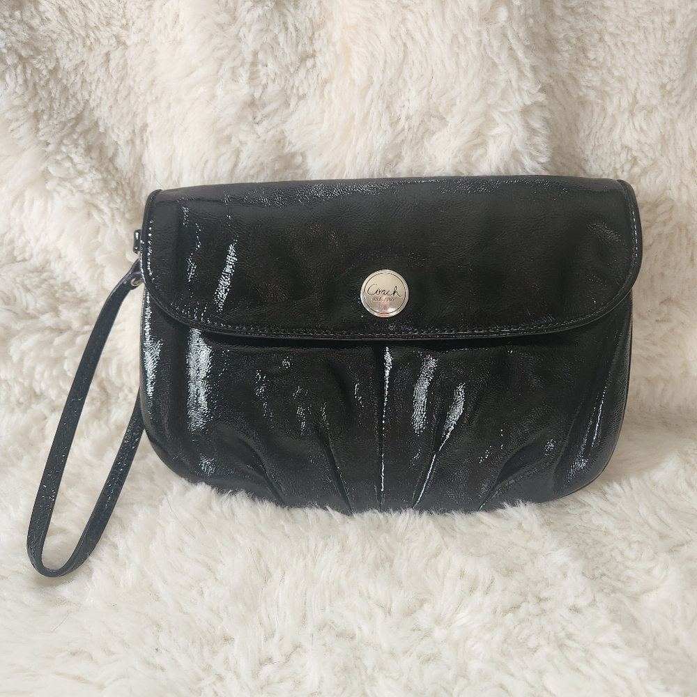 Coach Black Crinkle Patent Leather Flap Clutch Wristlet Y2K EUC